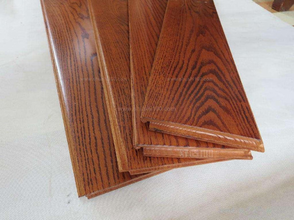 �b�޳���ȩ���҃��b�޲��ϣ�����ľ�ذ壬�҃ȼ�ȩ���ˣ�����ȩ�������G�������h��